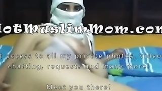 Squirting Arabic Muslim Amatuer Bbw Masturbates On Web Cam While Spouse Away In The Mosque